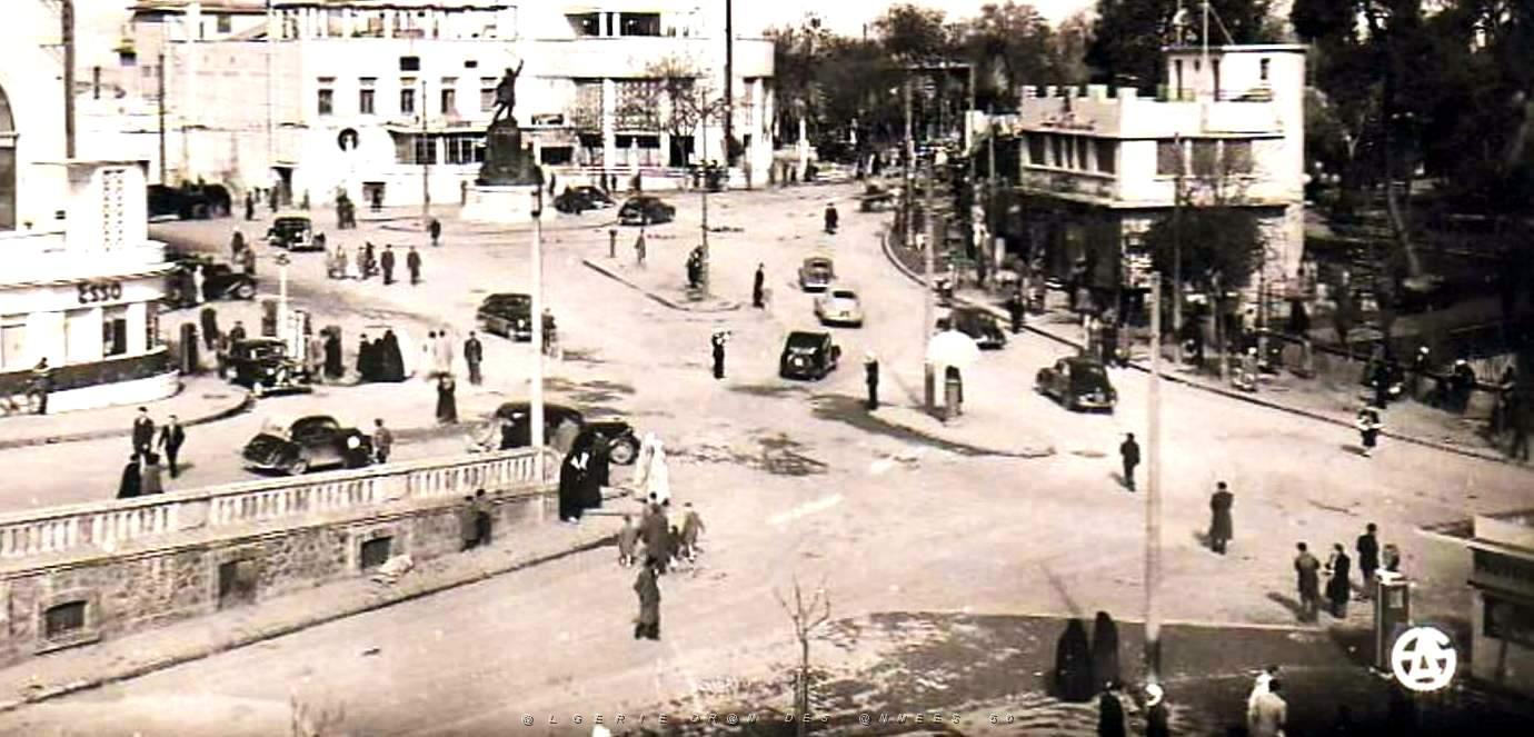 606- Constantine - La place Lamoriciere et le Casino2.jpg